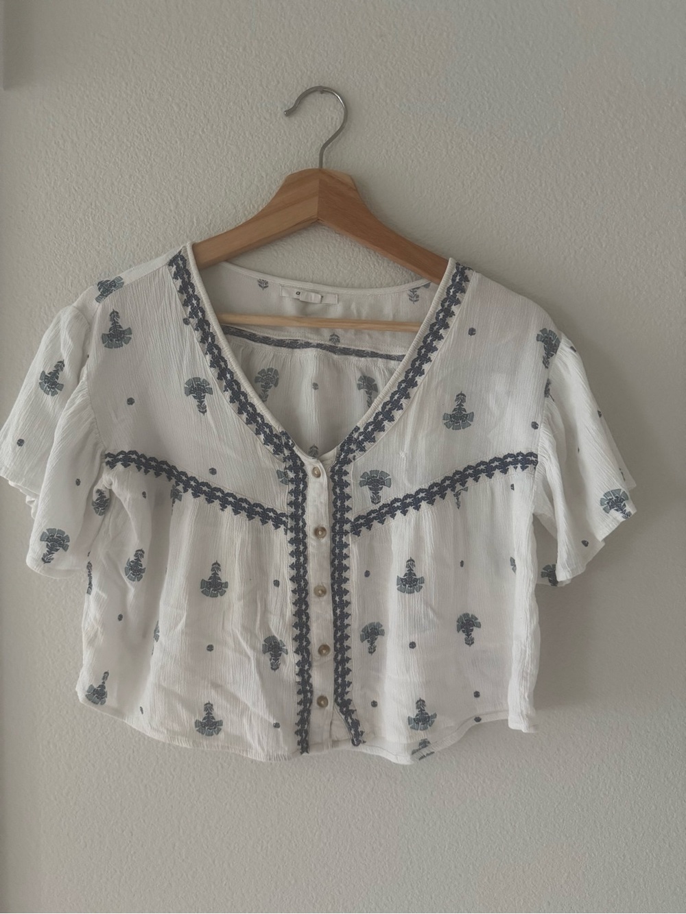 O'Neill Cassis Embroidered V-Neck Crinkle Cottagecore Crop Top White S